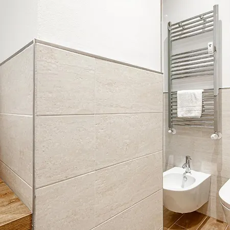 Joivy Casa 27 * Milano